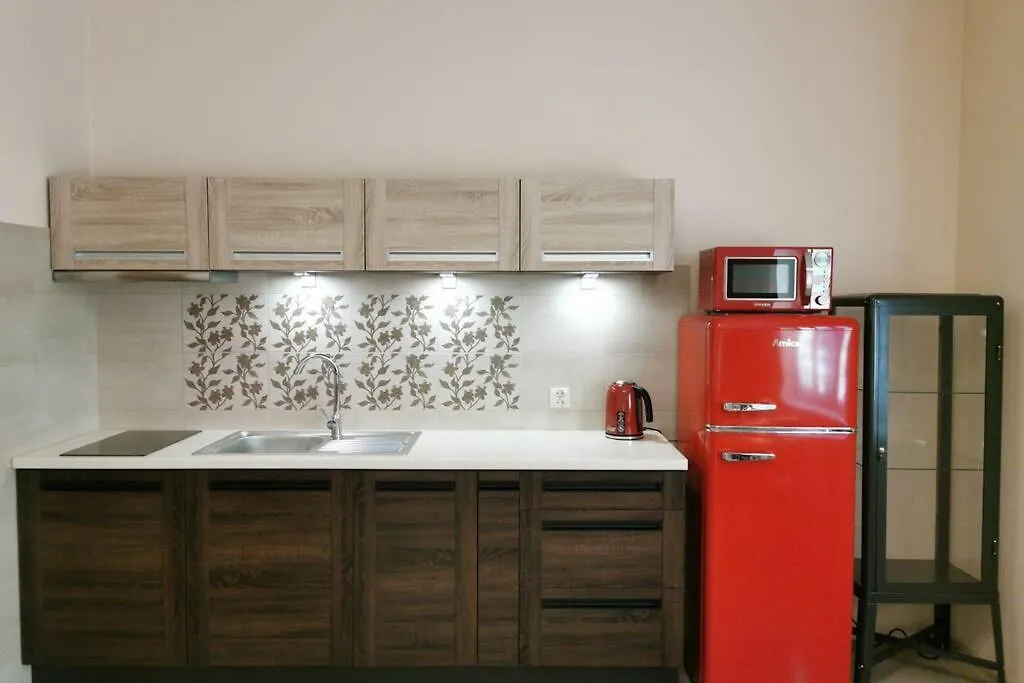 Little Big Red - Central Modern Studio Kraków