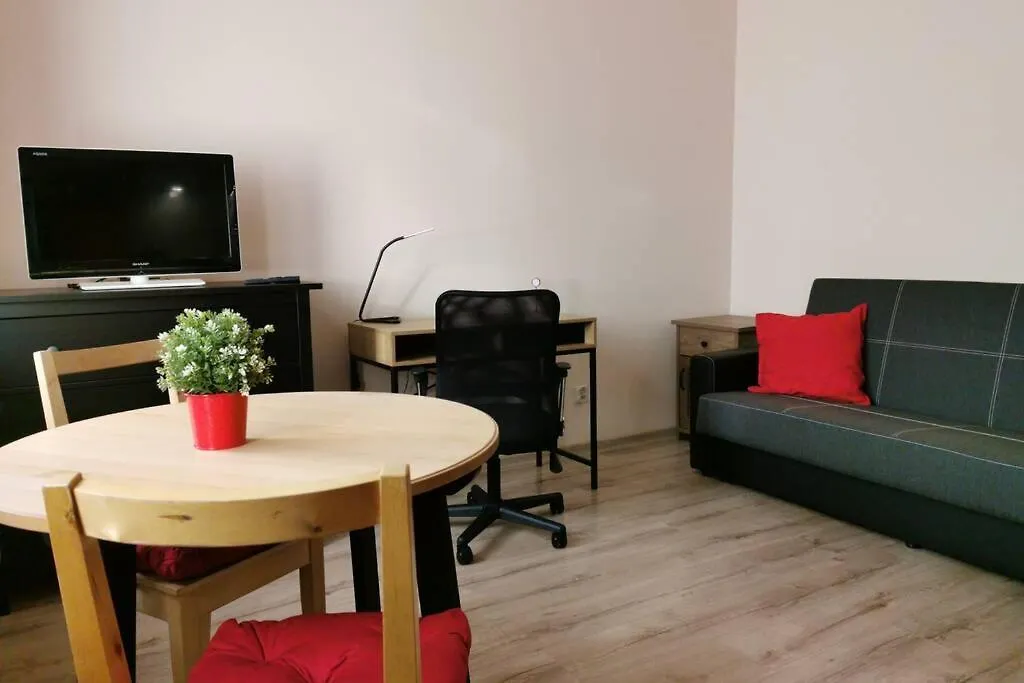 Little Big Red - Central Modern Studio Kraków Polska